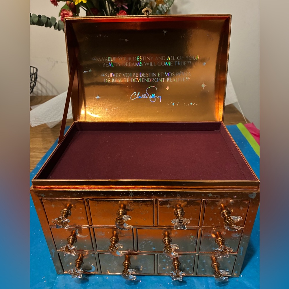 Charlotte Tilbury makeup organizer jewelry box - Picture 4 of 6